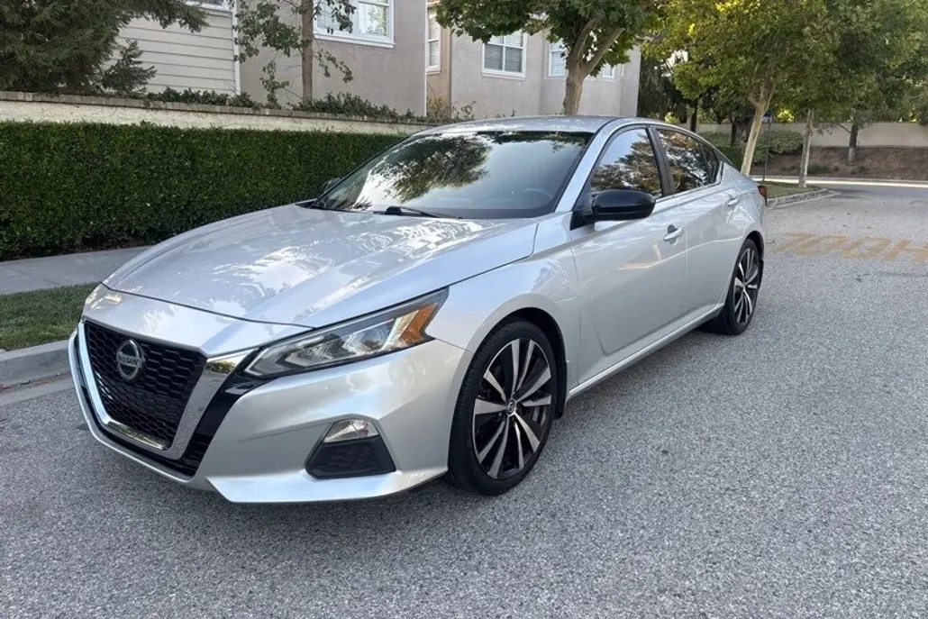 2019 Nissan Altima 2.5 SR photo 1