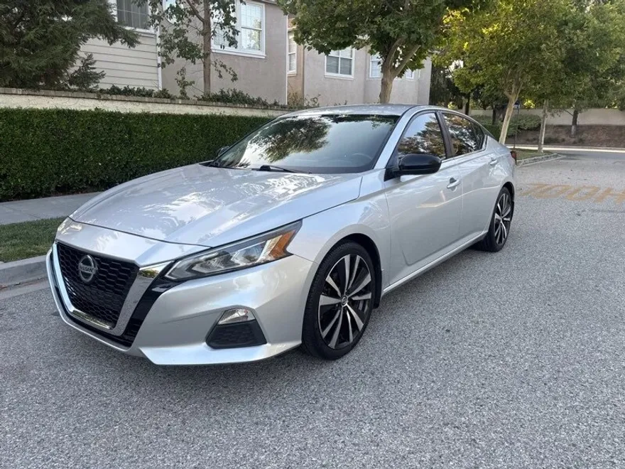 2019 Nissan Altima 2.5 SR photo 1