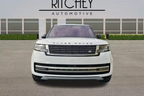 2023 Land Rover Range Rover SE photo 1