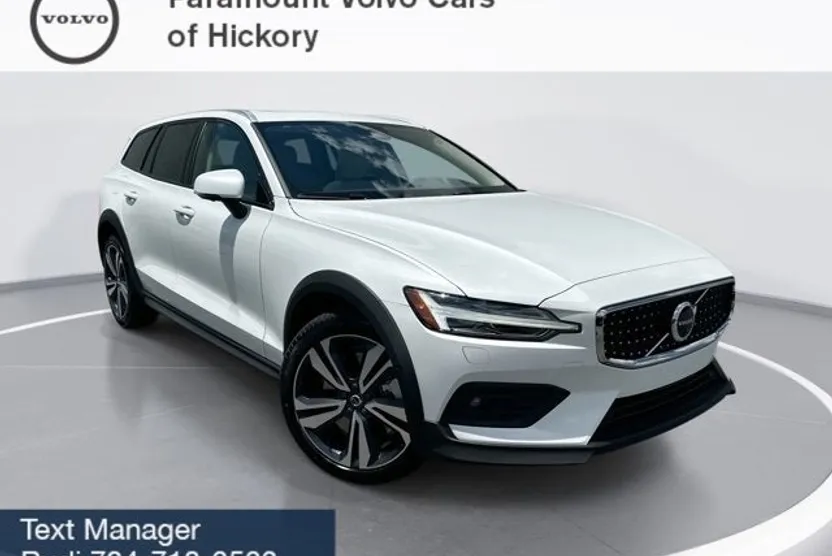 2026 Volvo V60 Cross Country Plus photo 1