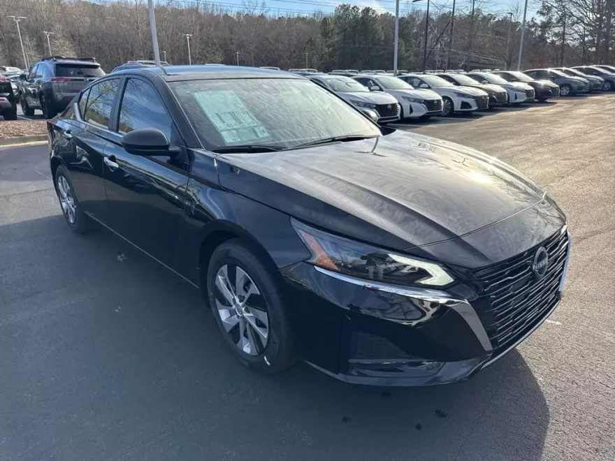 2025 Nissan Altima S photo 1
