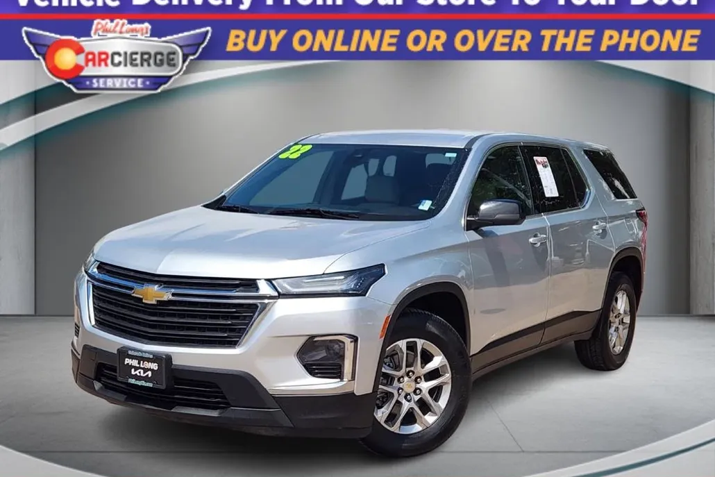 2022 Chevrolet Traverse LS photo 1