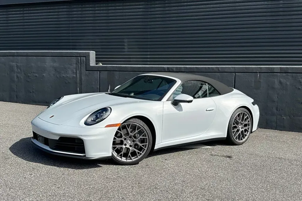 2025 Porsche 911 Cabriolet photo 1