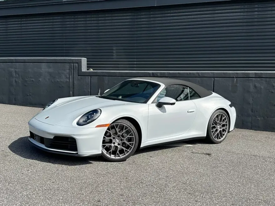 2025 Porsche 911 Cabriolet photo 1
