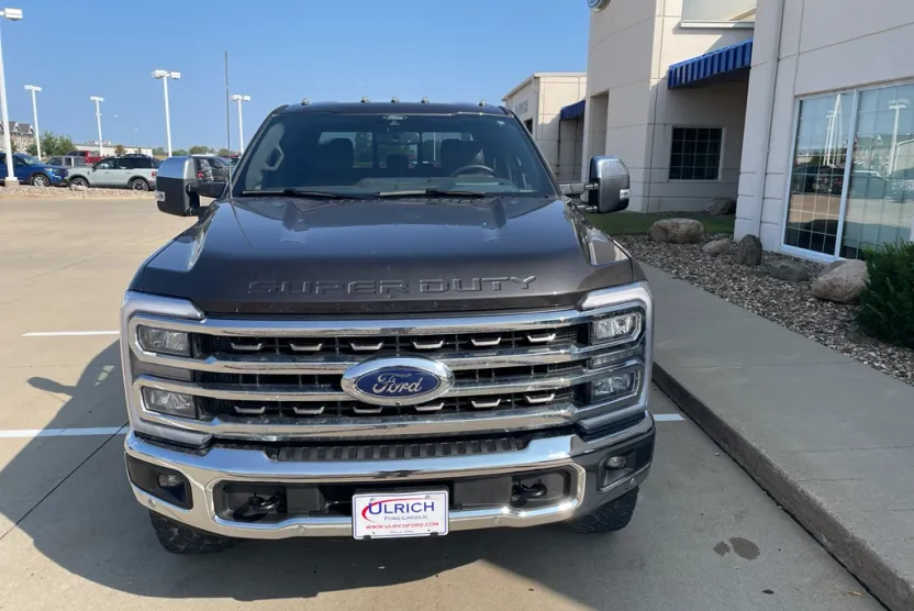 2025 Ford F-350 King Ranch photo 1