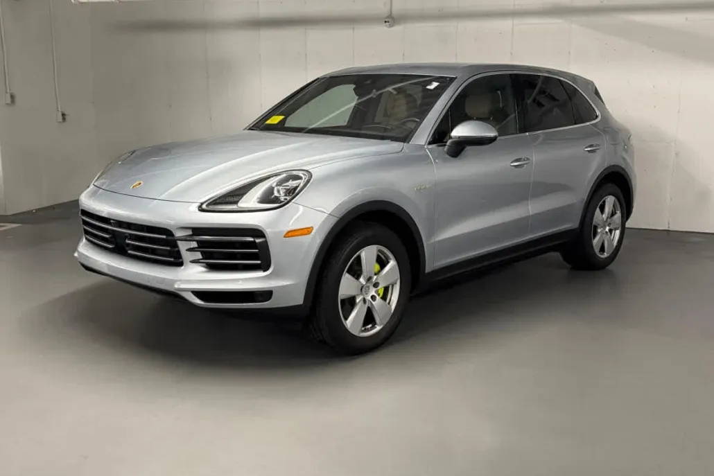 2022 Porsche Cayenne E-Hybrid photo 1