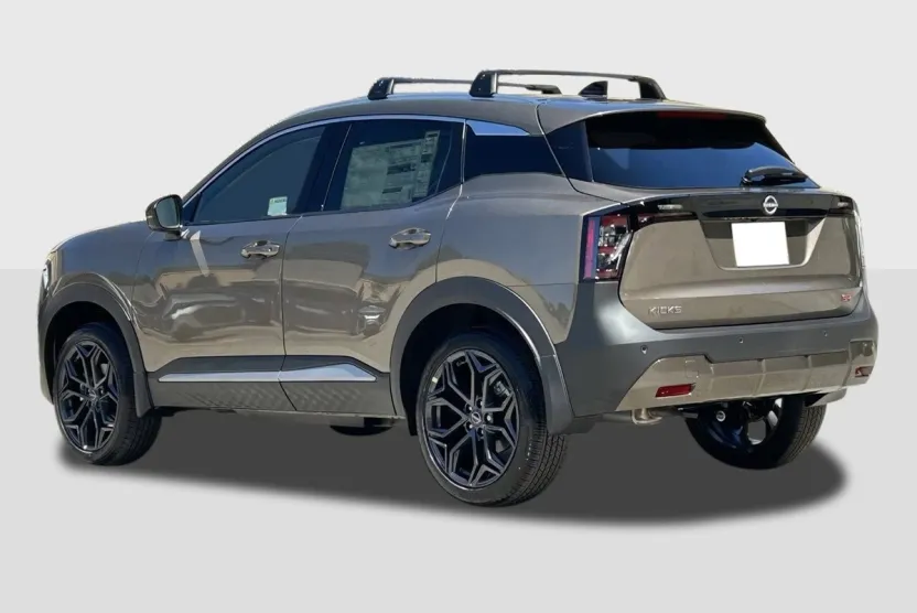 2026 Nissan Kicks SR photo 1