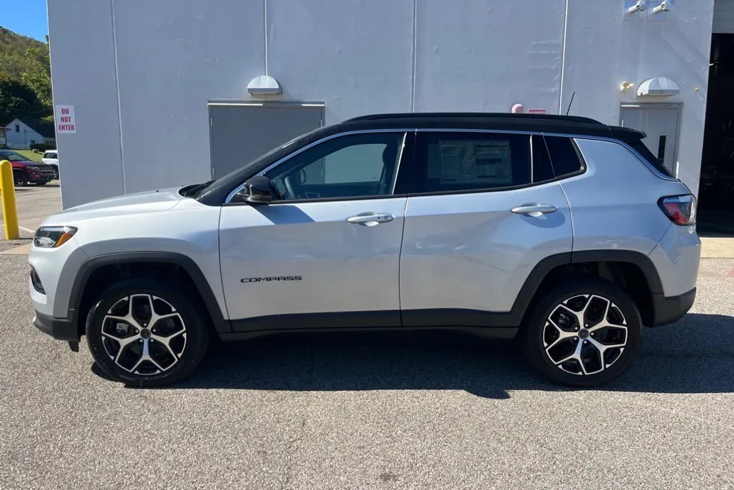 2026 Jeep Compass Limited photo 1