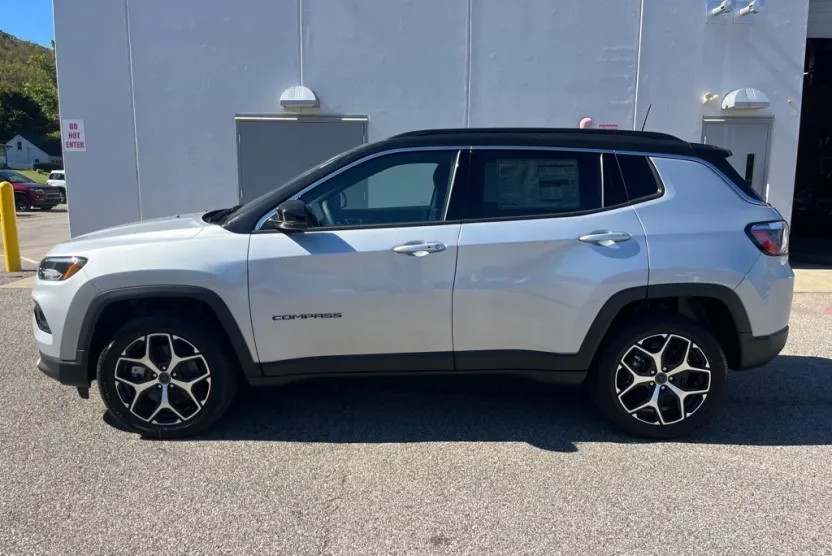 2026 Jeep Compass Limited photo 1