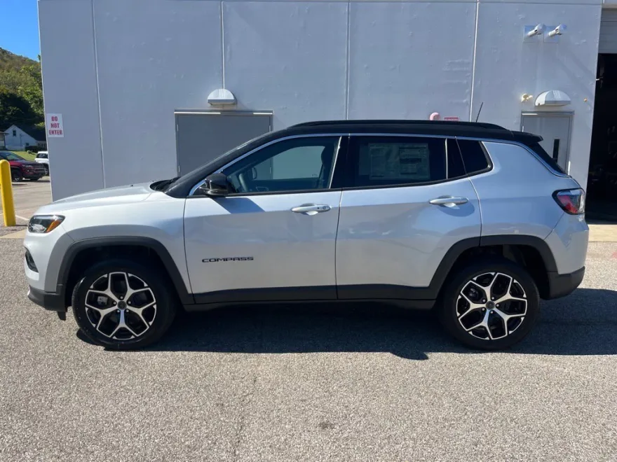 2026 Jeep Compass Limited photo 1