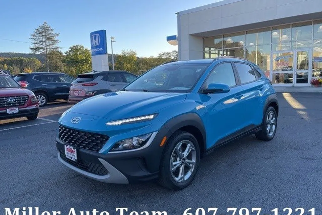 2023 Hyundai Kona SEL photo 1