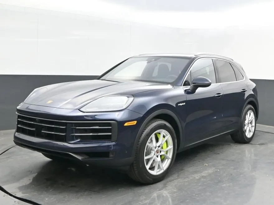2025 Porsche Cayenne E-Hybrid photo 1