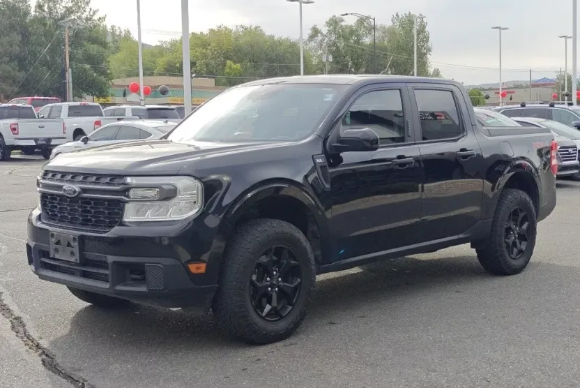 2022 Ford Maverick XLT photo 1