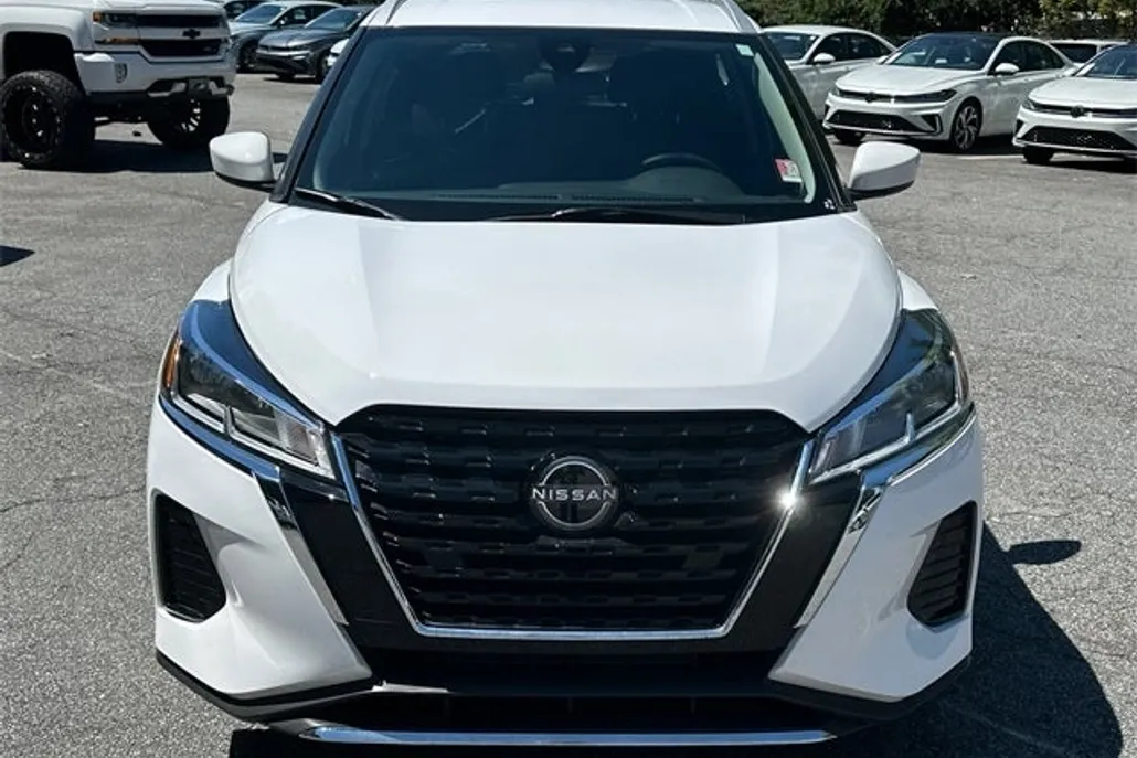 2024 Nissan Kicks SV photo 1