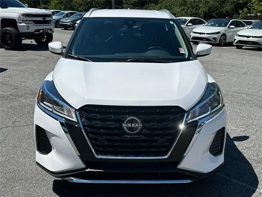 2024 Nissan Kicks SV photo 1