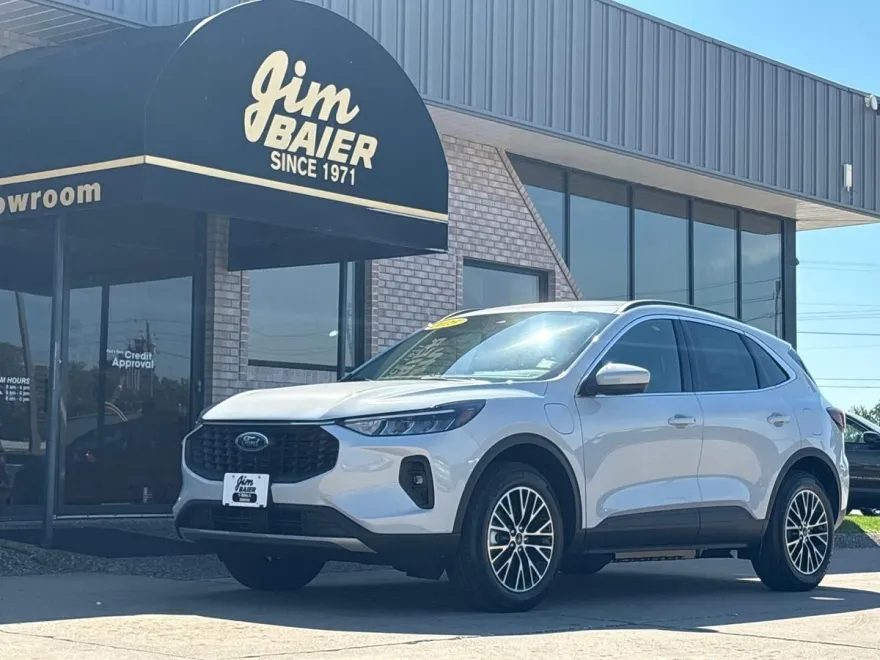 2025 Ford Escape photo 1
