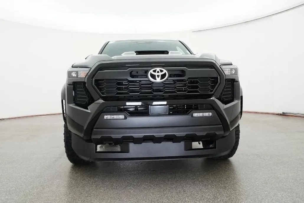 2025 Toyota Tacoma TRD Sport photo 2
