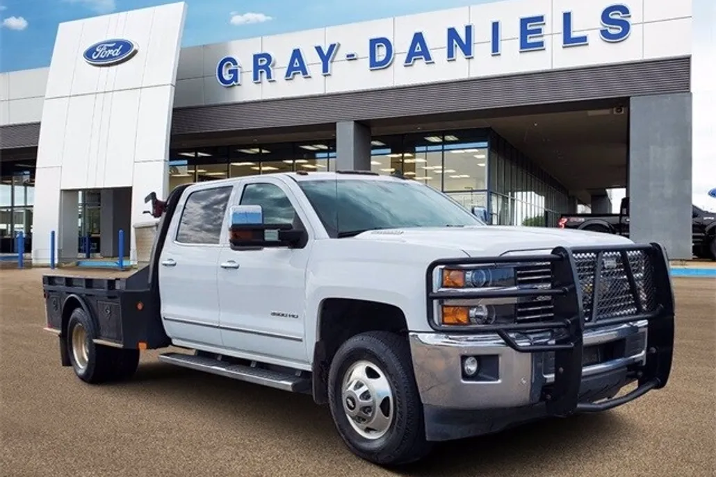 2015 Chevrolet Silverado 3500HD LTZ photo 1