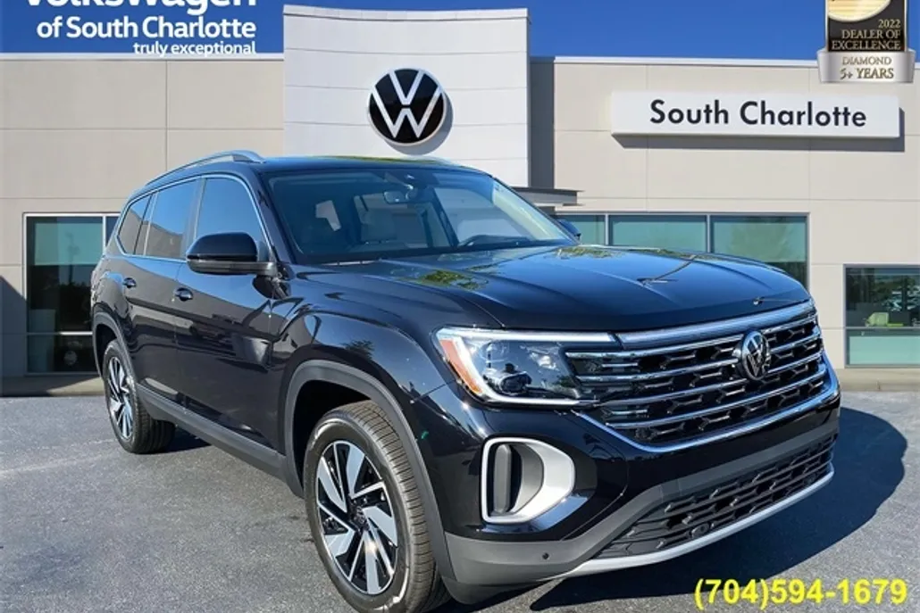 2025 Volkswagen Atlas SEL photo 1