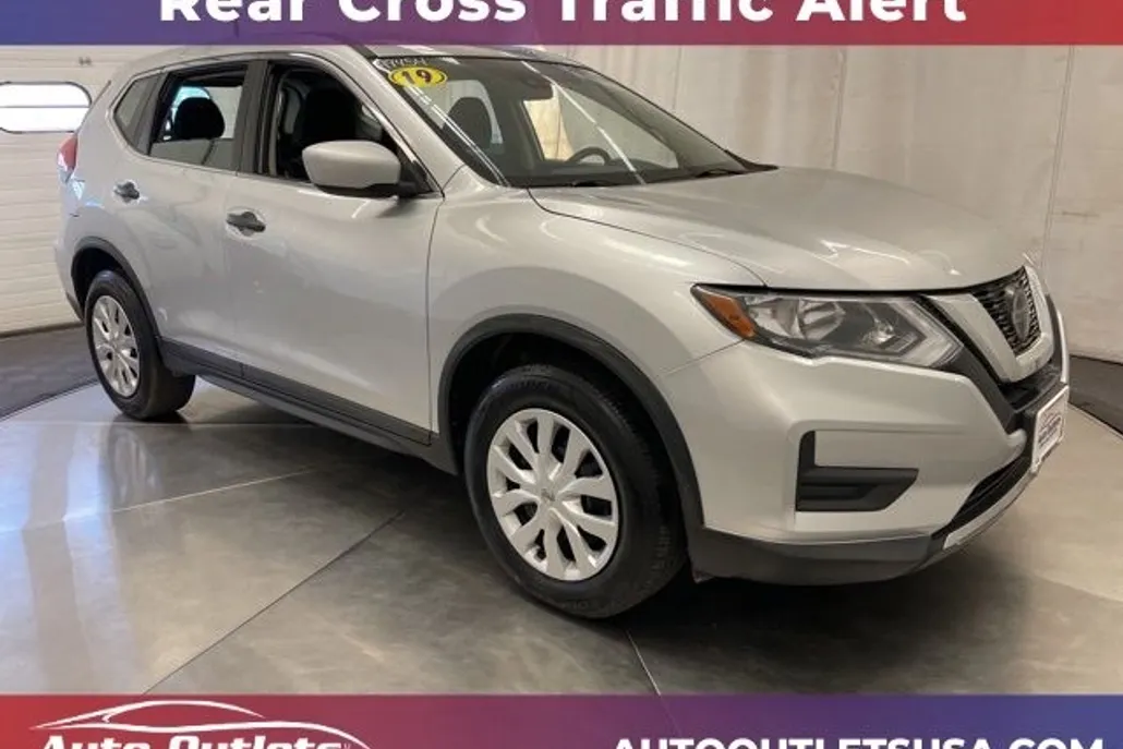 2019 Nissan Rogue S photo 1