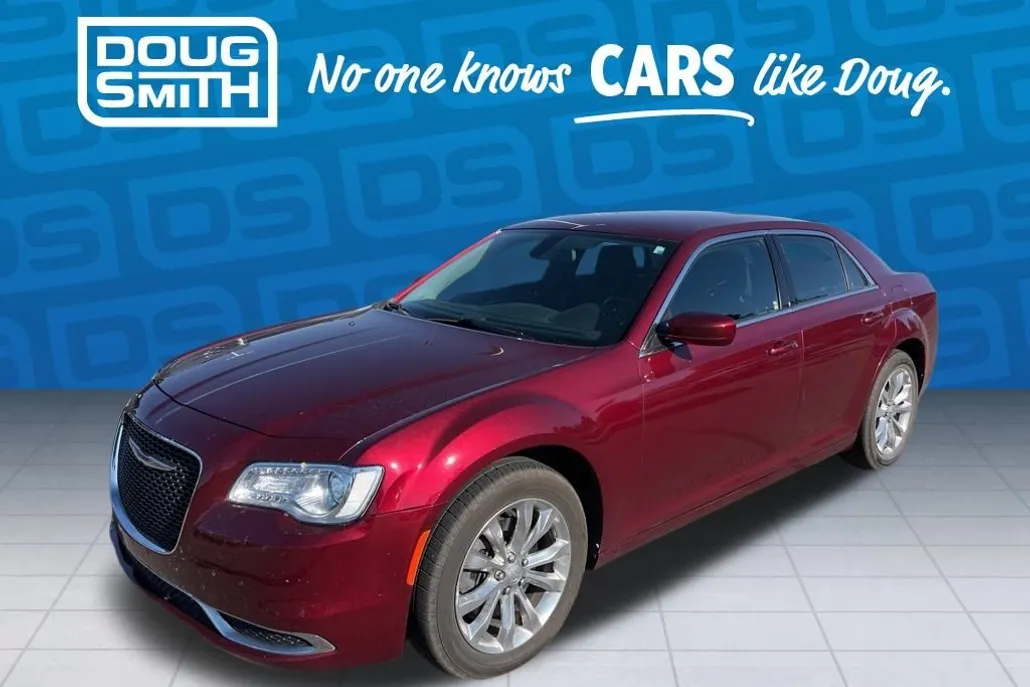 2019 Chrysler 300 Touring photo 1