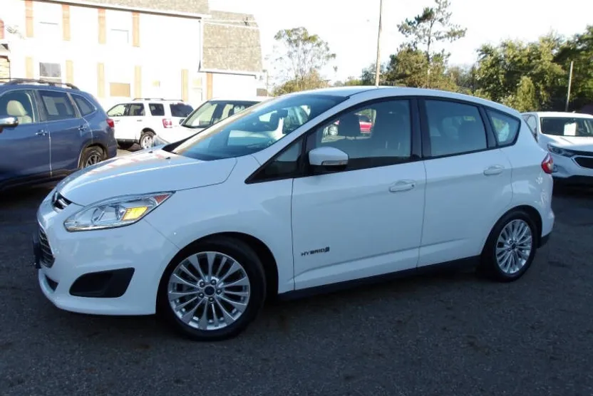 2017 Ford C-Max Hybrid SE photo 1