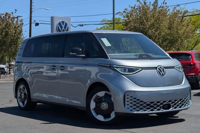 2025 Volkswagen ID. Buzz Pro S photo 1