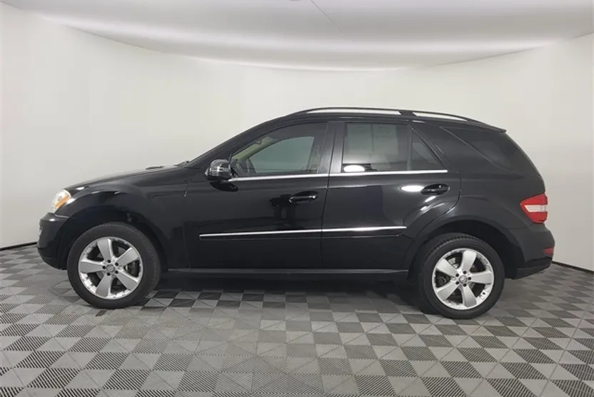 2011 Mercedes Benz ML 350 4MATIC photo 1
