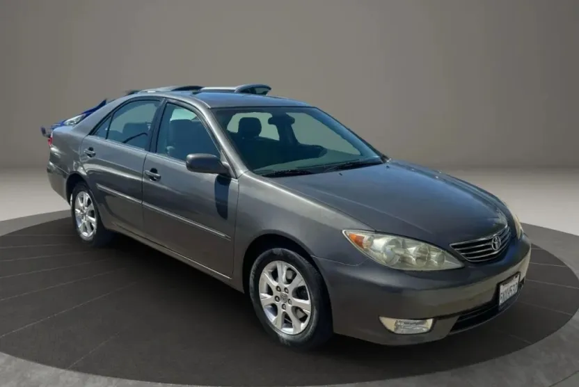 2005 Toyota Camry XLE photo 1