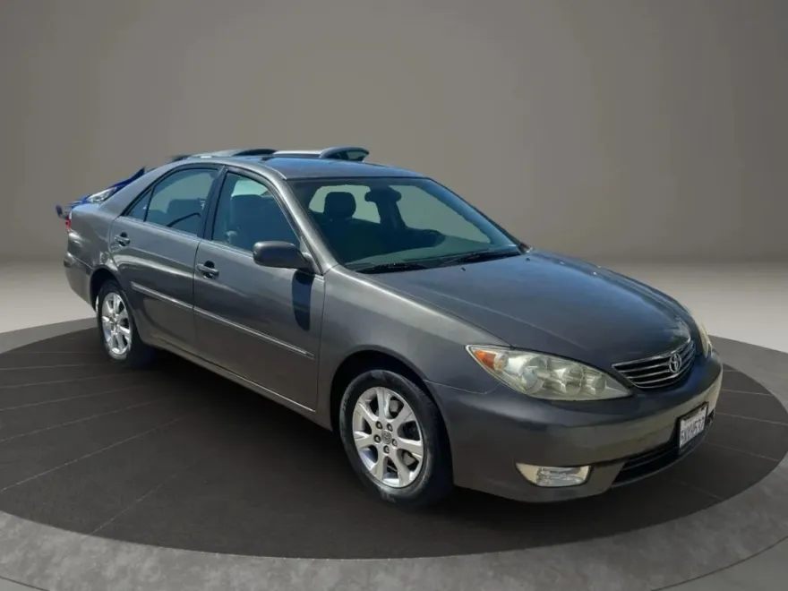 2005 Toyota Camry XLE photo 1
