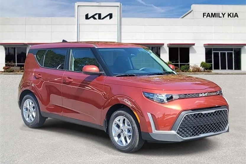 2025 Kia Soul S photo 1