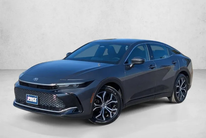 2024 Toyota Crown XLE photo 1