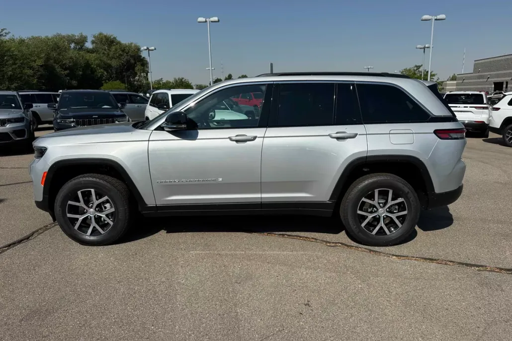 2025 Jeep Grand Cherokee Limited photo 1