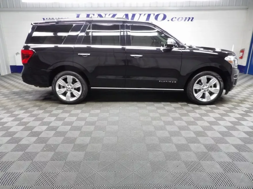 2024 Ford Expedition Platinum photo 1