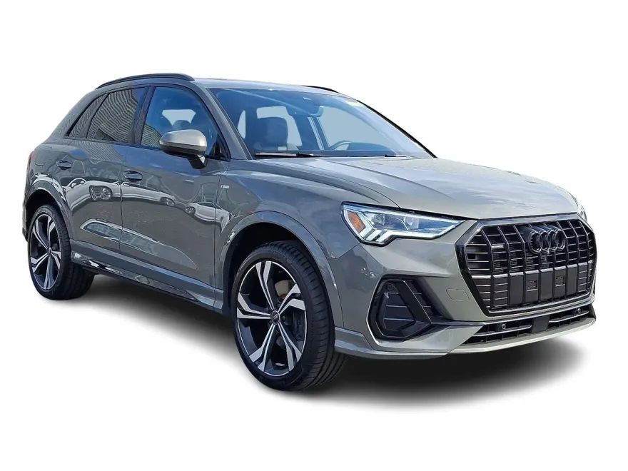 2024 Audi Q3 S line Premium Plus photo 1