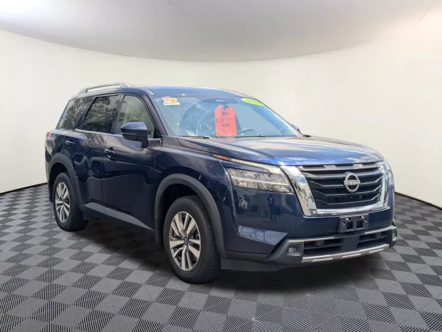 2022 Nissan Pathfinder SL photo 1