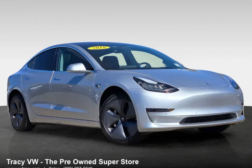 2018 Tesla Model 3 Long Range photo 1