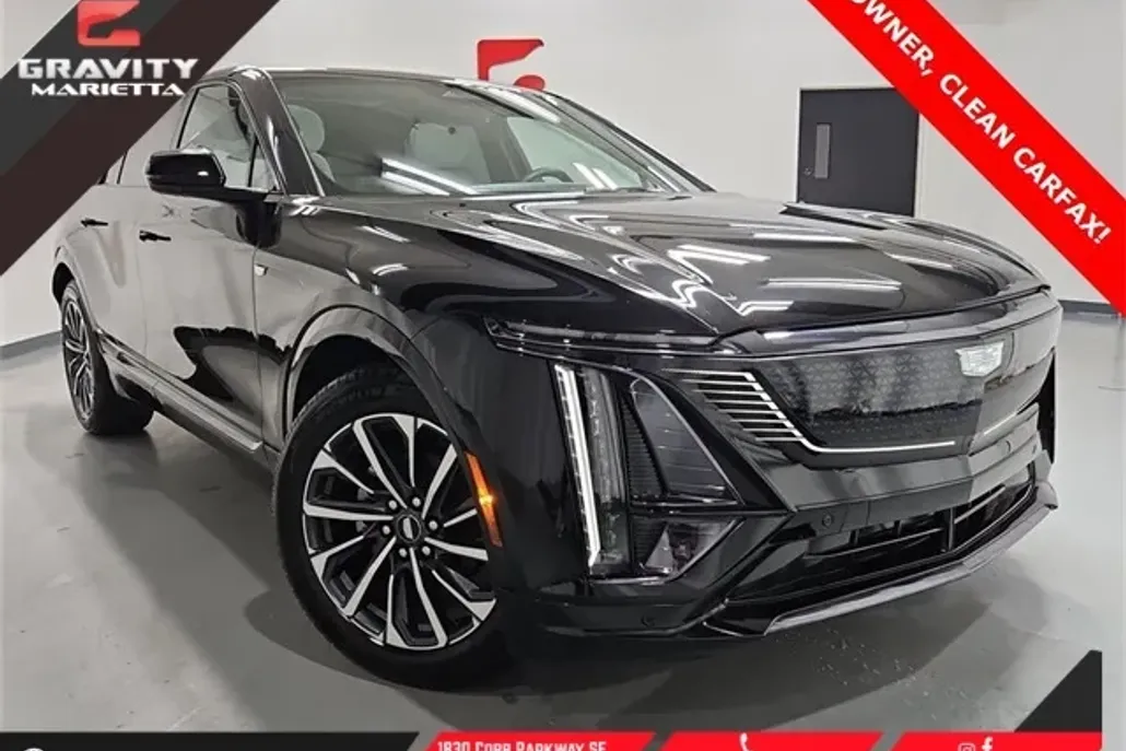 2024 Cadillac Lyriq Sport photo 1