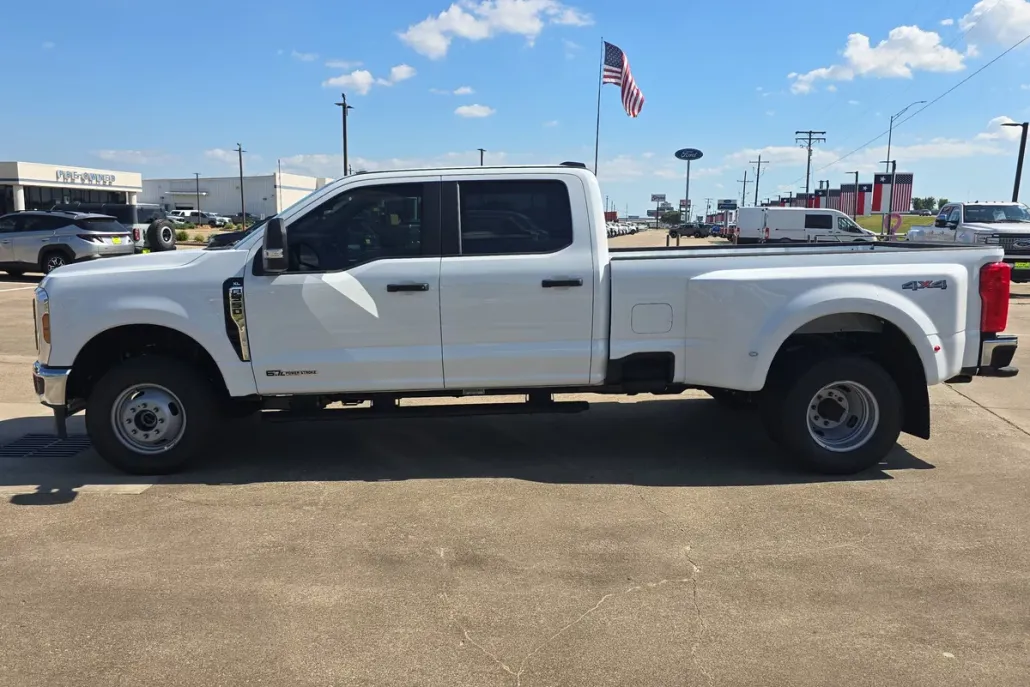 2026 Ford F-350 XL photo 1