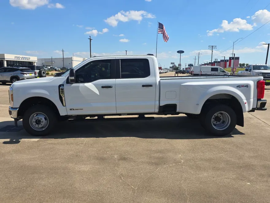 2026 Ford F-350 XL photo 1
