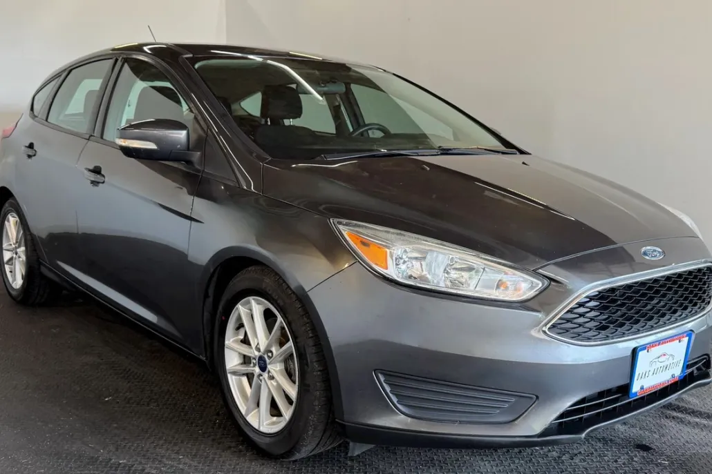 2017 Ford Focus SE photo 1