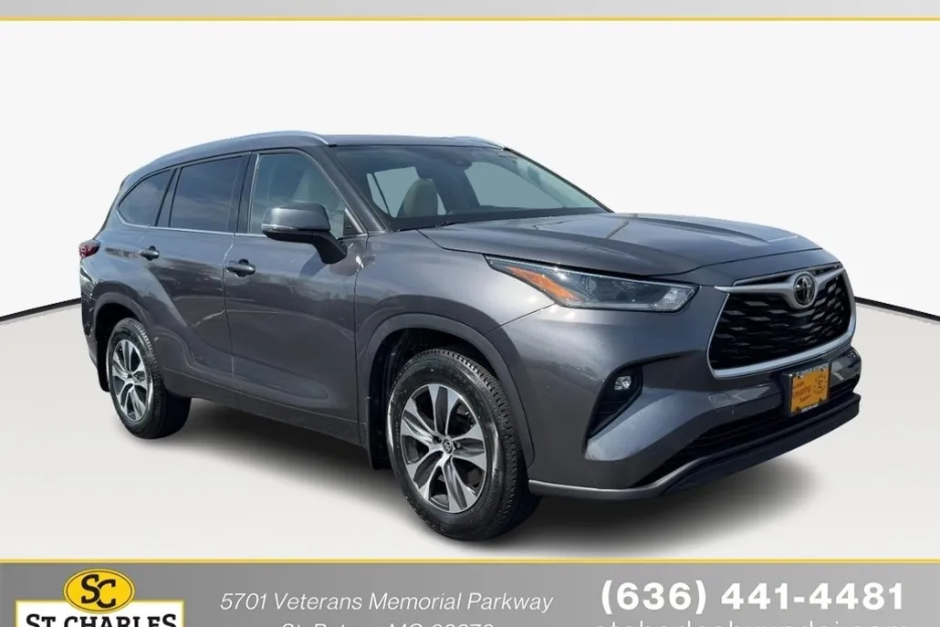 2021 Toyota Highlander XLE photo 1