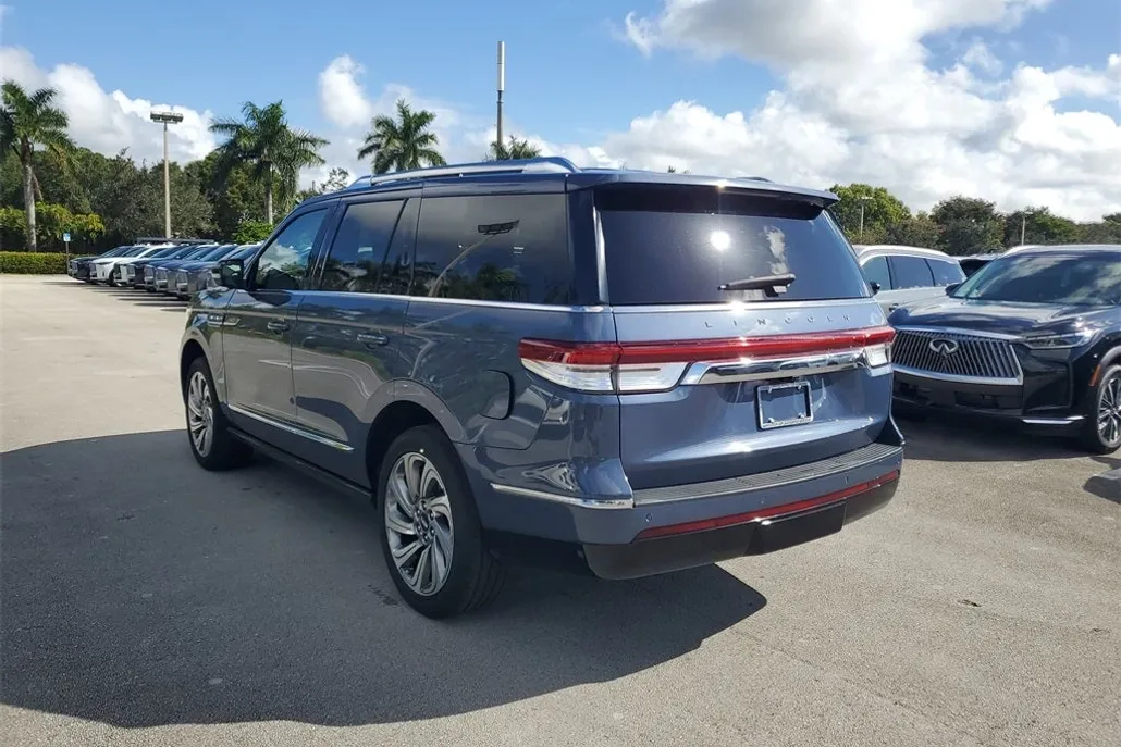 2023 Lincoln Navigator Reserve photo 1
