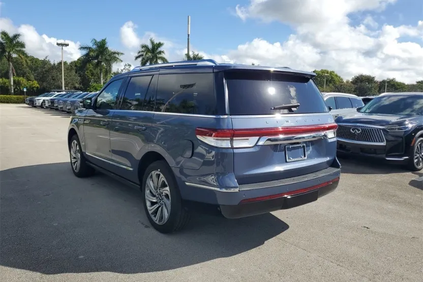 2023 Lincoln Navigator Reserve photo 1