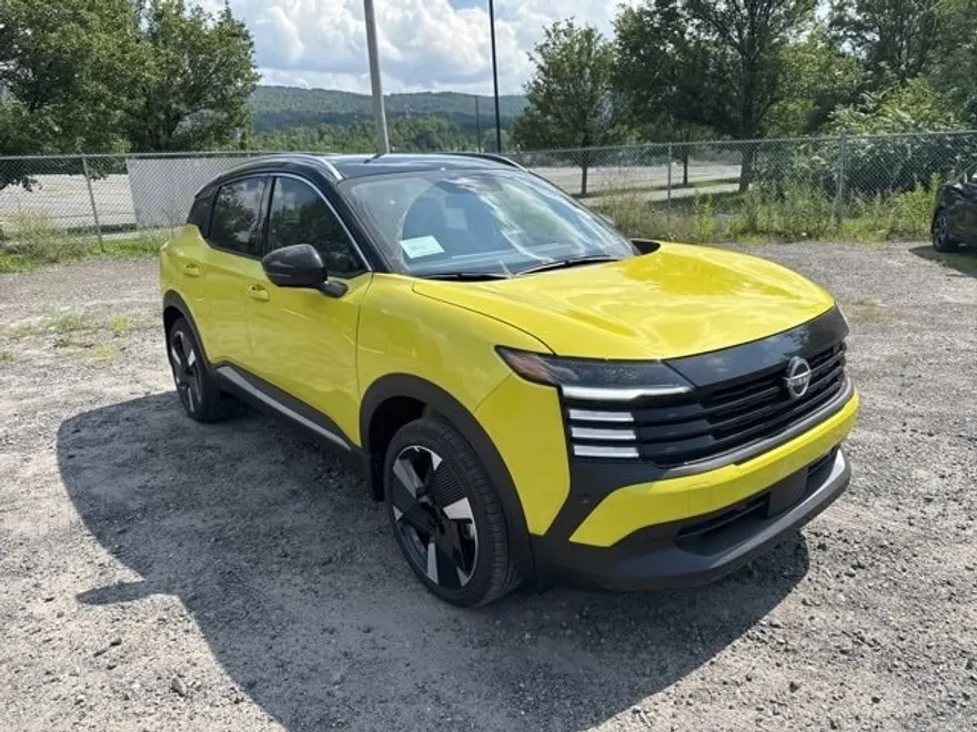 2025 Nissan Kicks SR photo 1