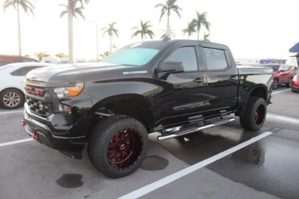 2022 Chevrolet Silverado 1500 Custom photo 1