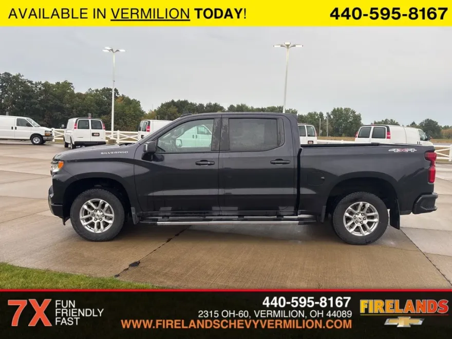 2023 Chevrolet Silverado 1500 RST photo 1