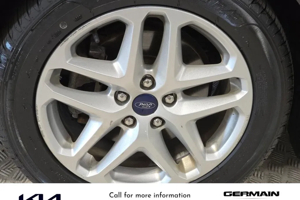2015 Ford Fusion SE photo 1