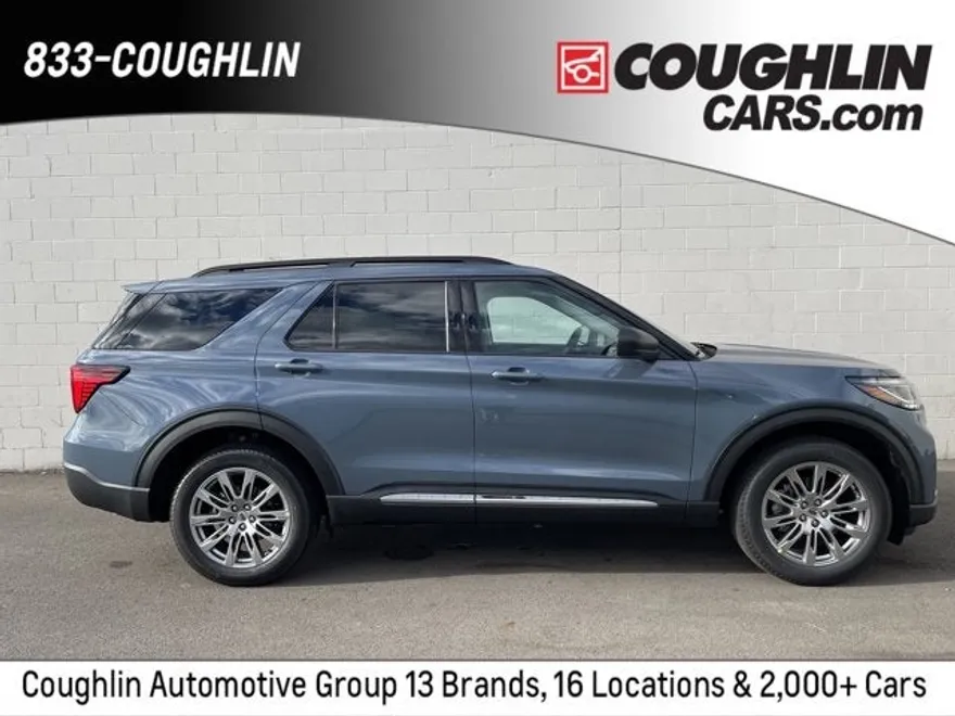 2025 Ford Explorer photo 1