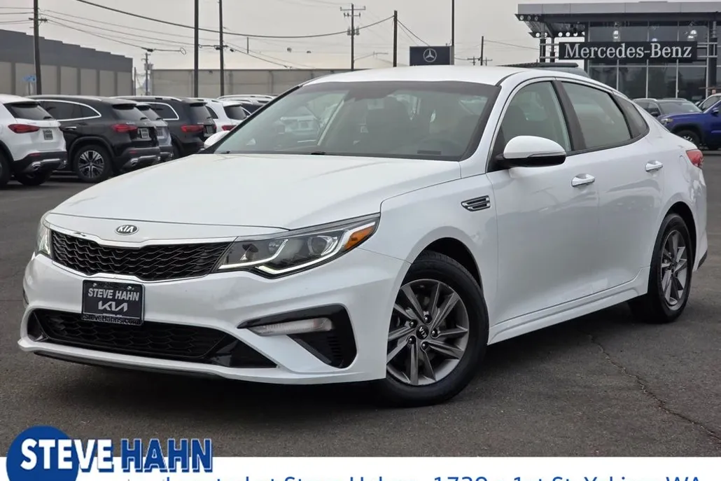 2020 Kia Optima LX photo 1